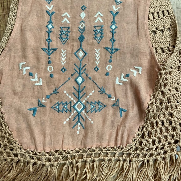 Kori light pink and blue Aztec inspired fringe vest - Picture 10 of 12